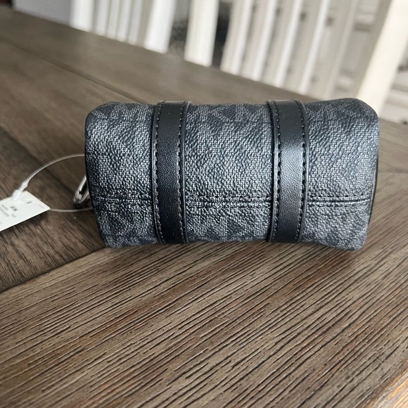 MINI MICHAEL KORS BAG CHARM... - Picture 3 of 16